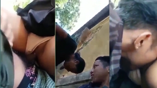 Bokep SMP Bocil nekat ngewe pacar di atas rumput